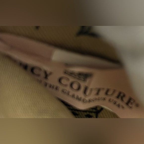 Juicy Couture vintage brown suede with creme color Crest Wallet. - Picture 11 of 11